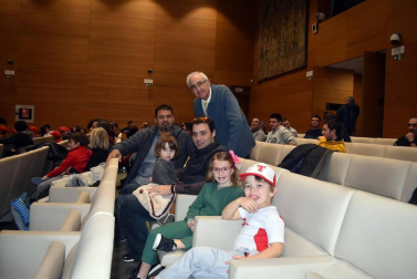 El sábado 9 de febrero Civican fue el escenario en el que tuvo lugar la Gala anual de la Federación Navarra de Béisbol y Sófbol en la que se premió a los deportistas y equipos más destacados de la temporada 2018. Además de estos galardones, alcanzados por la tarea realizada sobre el diamante, se aprovechó para reconocer a otras tres personas por los servicios prestados: a Ernesto Modrego, por su trayectoria y la labor de desarrollo del béisbol y sófbol en Navarra; y a Fernando García y Jesús Arilla por el trabajo realizado durante los últimos años en la federación navarra.