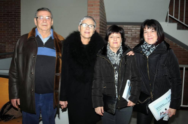 El 9 de febrero la Casa de Cultura de San Adrián acogió el Festival Voces contra el cáncer, una iniciativa del grupo navarro de la AECC (Asociación Española Contra el Cáncer). En él participaron Gabriel y Javier con sus jotas y pasacalles; Boris Díaz y Vanessa con música y canciones adaptadas; Nazari, que puso voz a cantautores clásicos; y la escuela de danza, zumba y hip hop Sali Mrt. El grupo local Senda Ancha también colaboró con la actuación.