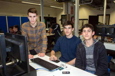 La Universidad Pública de Navarra y la Asociación de Estudiantes de Ingeniería para el Impulso de la Tecnología Electrónica-i2tec, en colaboración con trece empresas, han organizado la Semana de la Ingeniería Electrónica, que se desarrolló en el campus  Arrosadia de Pamplona a lo largo de tres días, entre el lunes 4 y el miércoles 6 de febrero.