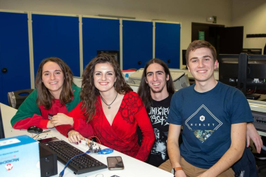 La Universidad Pública de Navarra y la Asociación de Estudiantes de Ingeniería para el Impulso de la Tecnología Electrónica-i2tec, en colaboración con trece empresas, han organizado la Semana de la Ingeniería Electrónica, que se desarrolló en el campus  Arrosadia de Pamplona a lo largo de tres días, entre el lunes 4 y el miércoles 6 de febrero.
