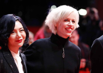 Imágenes de la Berlinale 2019, en la que la película 'Synonymes', dirigida por el cineasta israelí Nadav Lapid, ha sido galardonada con el Oso de Oro.