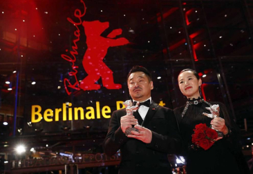 Imágenes de la Berlinale 2019, en la que la película 'Synonymes', dirigida por el cineasta israelí Nadav Lapid, ha sido galardonada con el Oso de Oro.