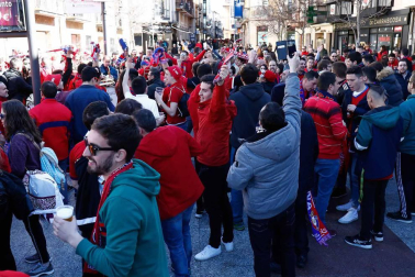 Imágenes de los aficionados rojillos en Soria, antes del partido contra el Numancia.