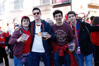 Imágenes de los aficionados rojillos en Soria, antes del partido contra el Numancia.