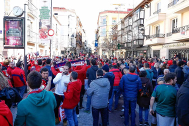 Imágenes de los aficionados rojillos en Soria, antes del partido contra el Numancia.