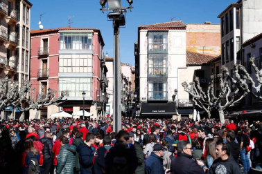 Imágenes de los aficionados rojillos en Soria, antes del partido contra el Numancia.