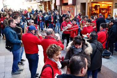 Imágenes de los aficionados rojillos en Soria, antes del partido contra el Numancia.