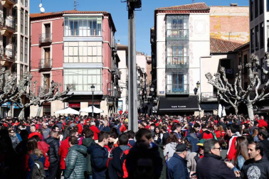 Imágenes de los aficionados rojillos en Soria, antes del partido contra el Numancia.
