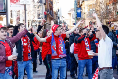 Imágenes de los aficionados rojillos en Soria, antes del partido contra el Numancia.