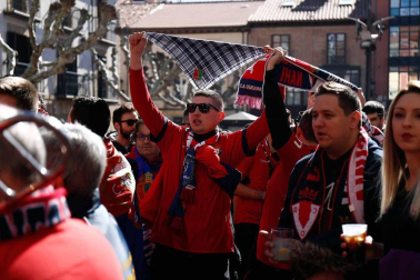 Imágenes de los aficionados rojillos en Soria, antes del partido contra el Numancia.