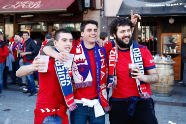Imágenes de los aficionados rojillos en Soria, antes del partido contra el Numancia.