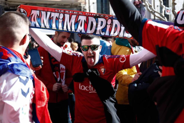 Imágenes de los aficionados rojillos en Soria, antes del partido contra el Numancia.