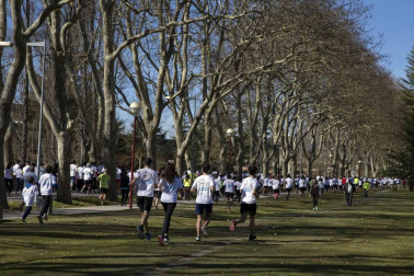 Imágenes de la tercera edición de la Carrera de los Valientes, celebrada este domingo en el campus de la Universidad de Navarra.