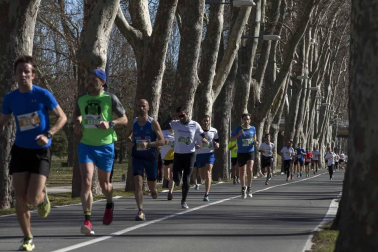 Imágenes de la tercera edición de la Carrera de los Valientes, celebrada este domingo en el campus de la Universidad de Navarra.