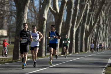 Imágenes de la tercera edición de la Carrera de los Valientes, celebrada este domingo en el campus de la Universidad de Navarra.