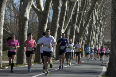 Imágenes de la tercera edición de la Carrera de los Valientes, celebrada este domingo en el campus de la Universidad de Navarra.