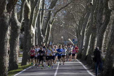 Imágenes de la tercera edición de la Carrera de los Valientes, celebrada este domingo en el campus de la Universidad de Navarra.