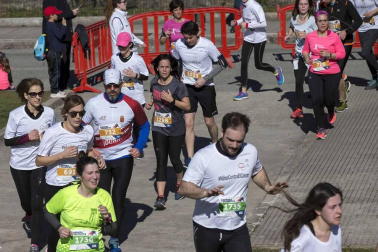 Imágenes de la tercera edición de la Carrera de los Valientes, celebrada este domingo en el campus de la Universidad de Navarra.