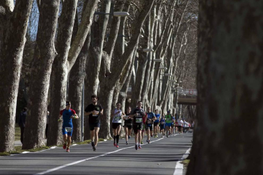 Imágenes de la tercera edición de la Carrera de los Valientes, celebrada este domingo en el campus de la Universidad de Navarra.