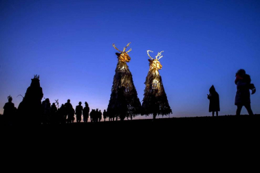 Disfraces tradicionales, bailes, carrozas por tierra y agua... Así están viviendo varias ciudades de Europa y América sus Carnavales