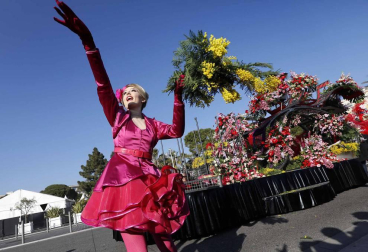 Disfraces tradicionales, bailes, carrozas por tierra y agua... Así están viviendo varias ciudades de Europa y América sus Carnavales