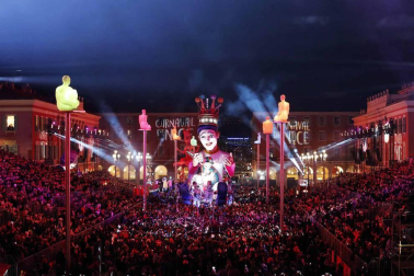 Disfraces tradicionales, bailes, carrozas por tierra y agua... Así están viviendo varias ciudades de Europa y América sus Carnavales