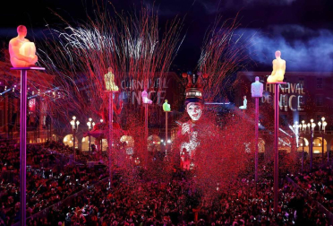 Disfraces tradicionales, bailes, carrozas por tierra y agua... Así están viviendo varias ciudades de Europa y América sus Carnavales
