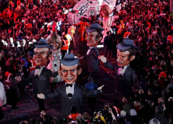 Disfraces tradicionales, bailes, carrozas por tierra y agua... Así están viviendo varias ciudades de Europa y América sus Carnavales
