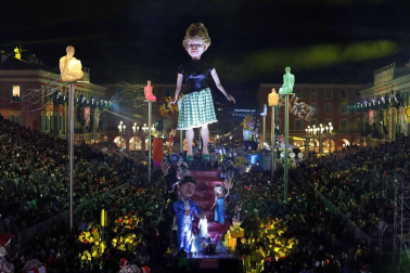 Disfraces tradicionales, bailes, carrozas por tierra y agua... Así están viviendo varias ciudades de Europa y América sus Carnavales