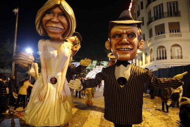 Disfraces tradicionales, bailes, carrozas por tierra y agua... Así están viviendo varias ciudades de Europa y América sus Carnavales