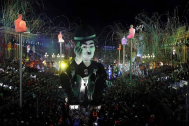 Disfraces tradicionales, bailes, carrozas por tierra y agua... Así están viviendo varias ciudades de Europa y América sus Carnavales