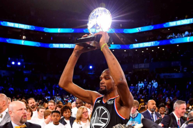 Este lunes 18 de febrero se disputó en el Spectrum Center de Charlotte el Al Starr Game 2019 con victoria del equipo de LeBron Ja mes sobre el conjunto liderado por Kevin Durant por 178-164.