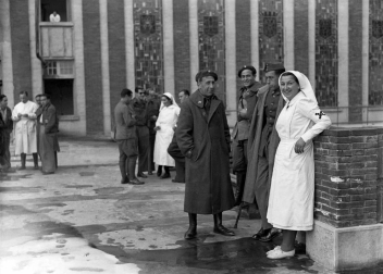 Imágenes del libro 'La cámara en el macuto', un libro que reúne imágenes de soldados aficionados a la fotografía durante la Guerra Civil.