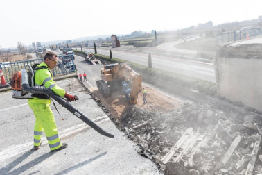 El tramo del puente de la N-121-C tardará en repararse dos meses
