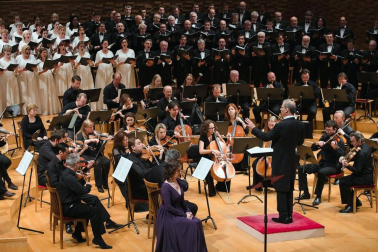 El Orfeón Pamplonés cerraba este sábado con una lluvia de aplausos su participación en las Noches Blancas de San Petersburgo tras dos conciertos que pusieron en pie al público del Mariinsky Concert Hall.