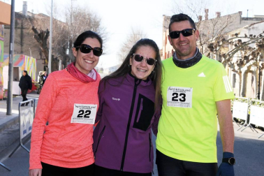 El 17 de febrero se celebró la primera edición de Larrate Trail, una carrera que quiere dar a conocer Carcastillo y su entorno a los amantes de este deporte. La organización preparó dos recorridos de 11 y 17 km y con un desnivel positivo de 300 y 150 m respectivamente. Una bonita experiencia que llevó a los corredores junto al río Aragón para pasar por el llano de Larrate y recorrer los pinares que rodean la localidad.