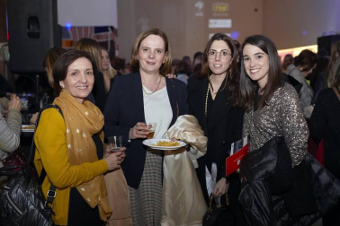 Del 14 al 16 de febrero Pamplona celebró la tercera edición de 'Pasarela 948', que se desarrolló en varios espacios de la capital navarra: Baluarte, Universidad de Navarra, Palacio de Condestable, Filmoteca de Navarra y Hotel Pamplona Catedral. En esta edición se ha puesto el objetivo en visibilizará el papel fundamental de la mujer a través de la historia de la moda, protagonizando las charlas, conferencias y desfiles.