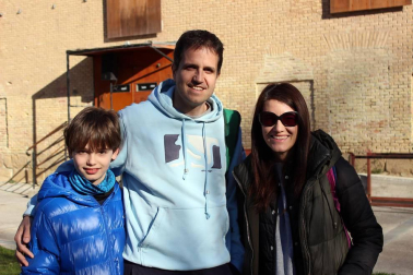 El C.A. Iranzu organizó el domingo la edición número diecisiete de su tradicional cross. Una cita que reunió en el Paseo de los Llanos a corredores desde la categoría sub 10 a las absolutas. Los atletas se enfrentaron a carreras con distancias que crecientes según edad, de los 800 a los 6.000 m de longitud. La prueba fue puntuable para el Campeonato Navarro de Cross Máster.