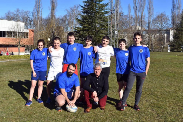 El domingo 17 de febrero se celebró la III edición de la Carrera de los Valientes, prueba cuyo objetivo fue recoger fondos para la lucha contra el cáncer infantil y en la que tomaron parte más de 1.700 deportistas de todas las edades. Para ellos se prepararon cuatro distancias: 800 o 1.500 metros para los más jóvenes y 5 o 10 kilómetros para los adultos. En estas últimas categorías vencieron, respectivamente, Maialen Zoyo y Héctor Ayúcar; y Amaia Melero e Iñaki Rey.