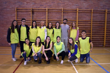 El domingo 17 de febrero se celebró la III edición de la Carrera de los Valientes, prueba cuyo objetivo fue recoger fondos para la lucha contra el cáncer infantil y en la que tomaron parte más de 1.700 deportistas de todas las edades. Para ellos se prepararon cuatro distancias: 800 o 1.500 metros para los más jóvenes y 5 o 10 kilómetros para los adultos. En estas últimas categorías vencieron, respectivamente, Maialen Zoyo y Héctor Ayúcar; y Amaia Melero e Iñaki Rey.