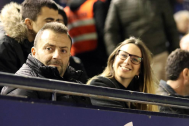 Imágenes del búscate en la grada del Osasuna-Zaragoza