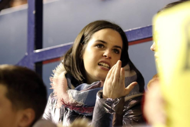 Imágenes del búscate en la grada del Osasuna-Zaragoza