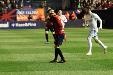 Imágenes del partido Osasuna-Zaragoza disputado en El Sadar.