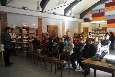 La I Fiesta del injerto llegó a Berbinzana con demostraciones del ayer y el hoy del injerto, una práctica sin la que no se entendería a la cultura de la vid y el vino en Navarra