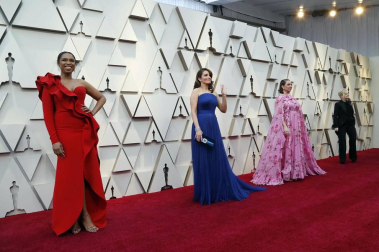 Los looks que han lucido sobre la alfombra roja los invitados a los premios Oscar 2019.