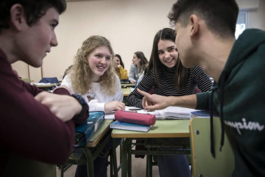 Alumnado del IES Basoko durante un día de clase.