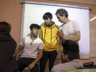 Alumnado del IES Basoko durante un día de clase.