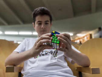 El XV Campeonato de España de Speedcubing tuvo lugar en el frontón de labrit, con 148 jugadores inscritos.