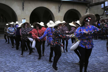 Fotos de la jornada de carnaval del sábado en Olite
