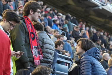 Fotos del búscate en la grada del Osasuna - Nàstic